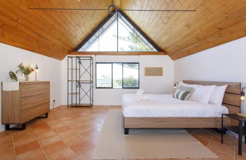 Fremantle House | Terrace Heaven - Luxe Retreat in Fremantle