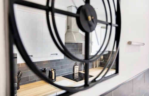 Westoe House | Terrace View Home in South Shields, Sleeps 7