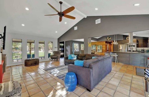 Wimberley House | Terracotta Retreat/Sleeps 30!