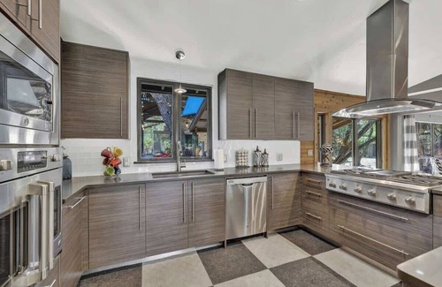 Wimberley House | Terracotta Retreat/Sleeps 30!