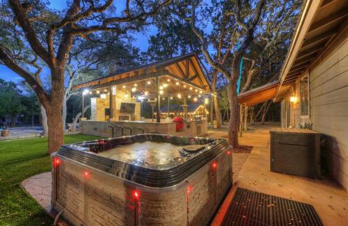 Wimberley House | Terracotta Retreat/Sleeps 30!
