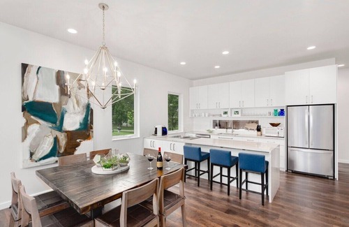 Downtown House | Terracotta Townhome - By Momentary-Bikes available