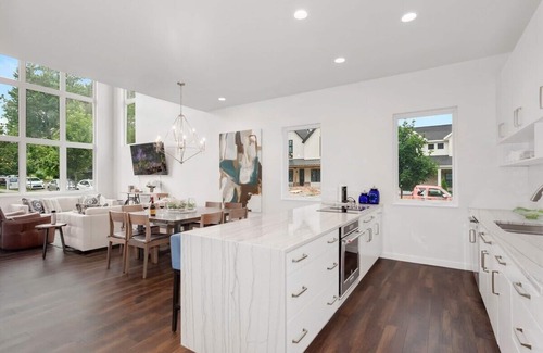 Downtown House | Terracotta Townhome - By Momentary-Bikes available