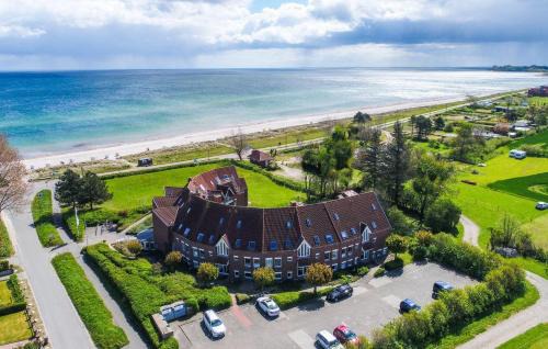 Kronsgaard Apartment | Terrassen-Fewo-Heimathaven-direkt-am-Ostseestrand