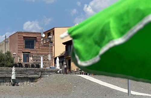 Nizza di Sicilia House | Terrazza sul mare a Nizza di Sicilia