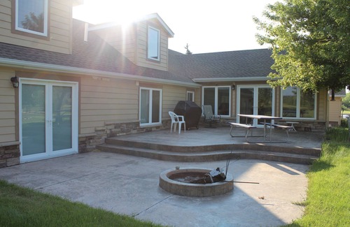 Garrison House | Terrific 3-bedroom house on the beautiful Clark Fork River