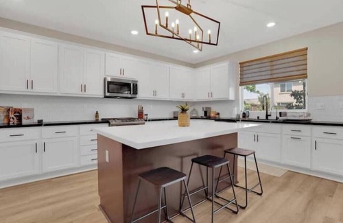 Lathrop House | Terrific 5-bedroom home in Lathrop. Former model home. Tastefully furnished.