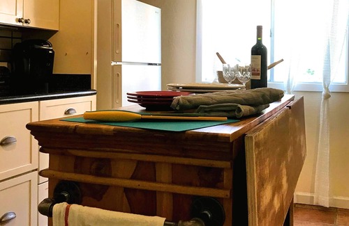 Bisbee House | Terrific Views - Block from Town - Jacuzzi Tub