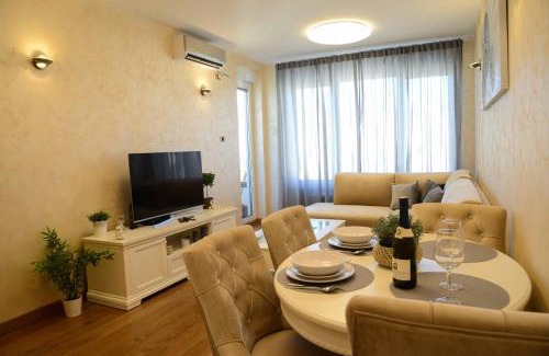 Novi Sad Apartment | Tesla 70 Apartment with secure parking In the garage