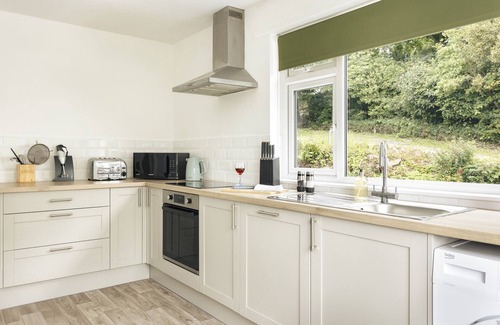 Windermere Cottage | TETHERS END, pet friendly, with a garden in Bowness-On-Windermere