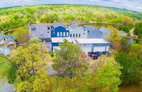 Pottsboro House | TEXOMA LAKE HOUSE MARINA VIEW WATER FRONT ON SEMI PRIVATE 5acre LAKE.
