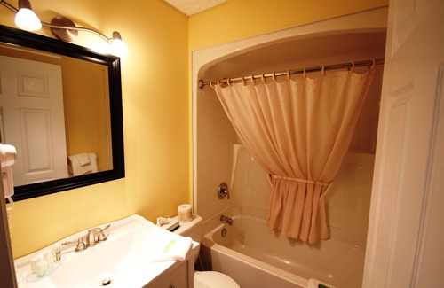 Lansdowne Hotel | The Glen House Resort