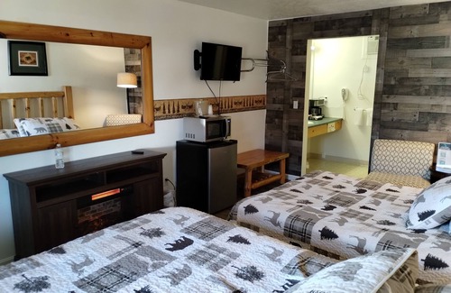 Ohiopyle Hotel | Tharp | 1BR,1BA, Cabinesque Hotel in Ohiopyle