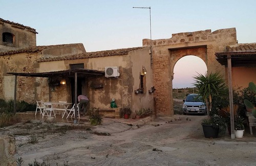 Noto House | The 1800s nest house within the Vendicari reserve