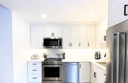 Collingwood House | The 1883 Century Hotel Suite