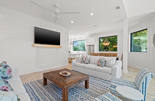 Crystal Beach House | The 19th Hole with Pool and Beach Chair Setup