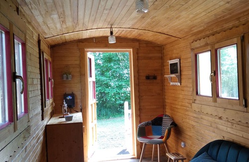 Le Vieil-Bauge Bed & Breakfast | The 2 trailers of the Moulin de Palet