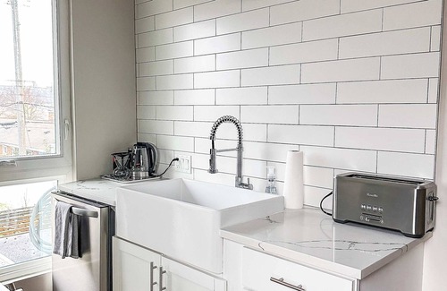Burns Park Apartment | The 4M Favorite House Stunning & Spotless 2-Bed Apt