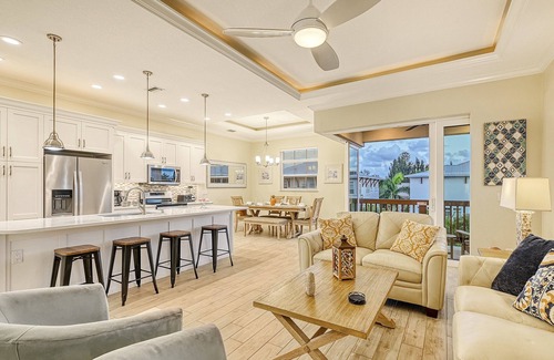 Siesta Key House | The Abalone | Luxury Pet Friendly Home, 2 Heated Pools, Ping Pong Tables Steps to Beach!