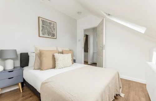South Acton Apartment | The Acton Luxury Flat