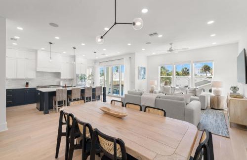 Clearwater Beach House | The Akoya & Pearl Houses at the Gemma - 2 Homes with Private Pools Just Steps to Clearwater Beach