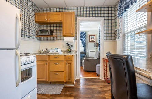 Ocean Grove Apartment | The Allenhurst, Beach Apartment 15 - Midsize 1.5 Bedroom - with Living Area, Ki
