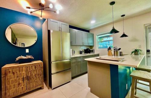 Victoria Park Apartment | The Amazon at Holiday Park near Las Olas Beach