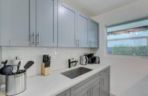 Victoria Park Apartment | The Amazon at Holiday Park near Las Olas Beach