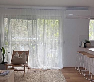 Boomerang Beach Apartment | The Anchorage