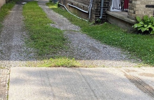 Brantford House | The Annex ; a cosy 3 bedroom abode