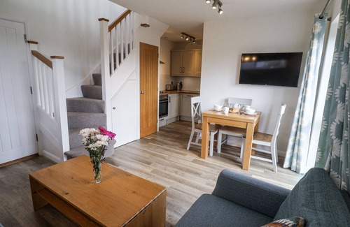 Reydon Cottage | THE ANNEX NEXT TO ST JOHNS, pet friendly, with a garden in Reydon