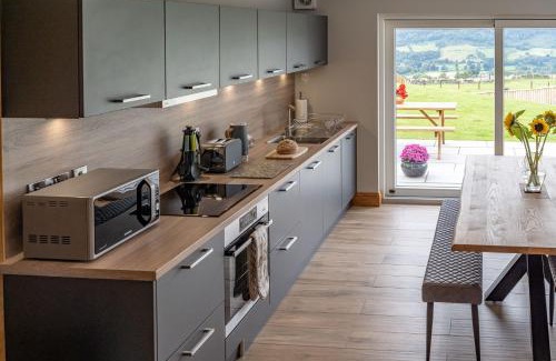 Aberfeldy Villa | The Annexe, Luxury Property with Hot Tub at Pitilie Pods