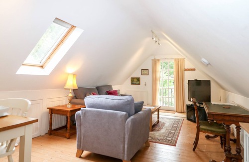 Winchester Cottage | THE ANNEXE WHITETHORN COTTAGE, romantic, with a garden in Sparsholt
