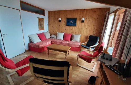 Puy-Saint-Vincent Apartment | The apartment Puy St Vincent, 3 bedrooms, pool, sauna. 6/8 pers. Ski slopes