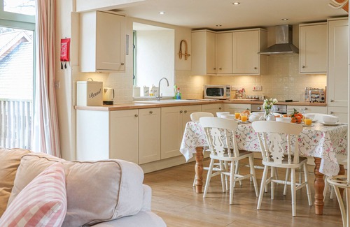 Axminster Cottage | THE APPLE BARN AT WYKE FARM, pet friendly in Lyme Regis