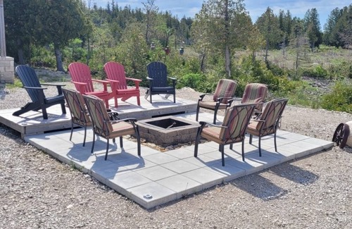 Northern Bruce Peninsula Villa | *The Aqorpions Villa* Stunning Waterfront with Hot Tub,Tobermory
