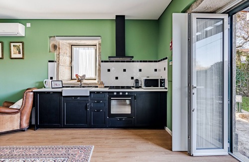 Venade Apartment | The Arches House surrounded by nature
