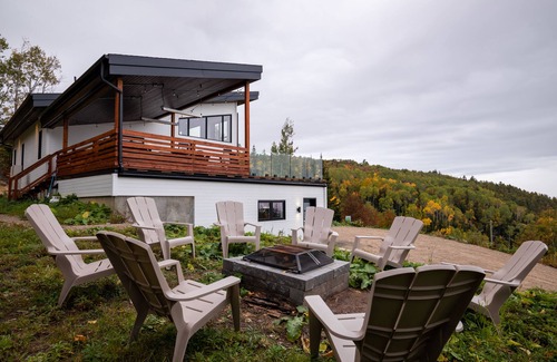 Saint Irenee Ski Chalet | The Arial cottage, spectacular view and Spa