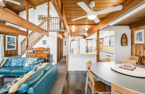 Port Elliot House | The Ark Family Beach House, WIFI, Netflix