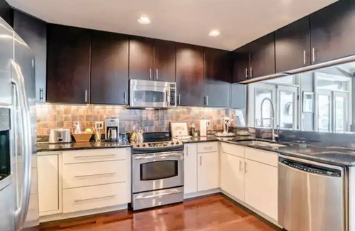 Biloxi House | The Art House - indoor jacuzzi, and only one block from downtown!