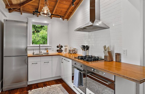 Mount Dora House | The Ashford - 2min walk to DT Mt Dora - 5 Star luxury!