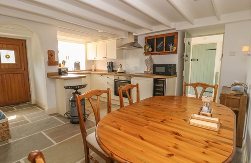 Barnard Castle Cottage | THE ASPENS, pet friendly, with hot tub in Middleton-In-Teesdale