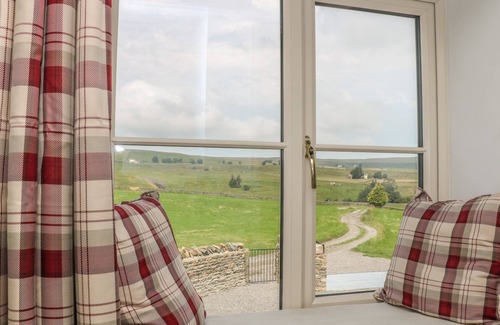 Barnard Castle Cottage | THE ASPENS, pet friendly, with hot tub in Middleton-In-Teesdale