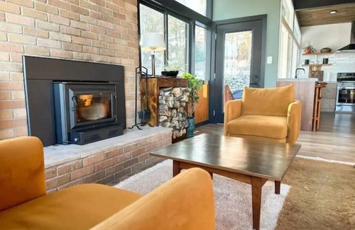 Ely House | The Atomic Lodge - Luxury Mid-Century Sanctuary