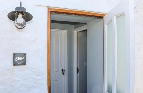 Ruan Minor Apartment | The Attic