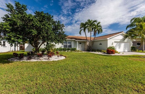 Marco Island House | THE AVIARY for SPACIOUS SEPARATE LIVING