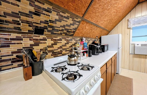 Irving Park East Apartment | The Avondale Attic