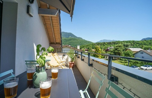 Doussard Condo | The Azalea, beautiful quiet apartment for 4 people!