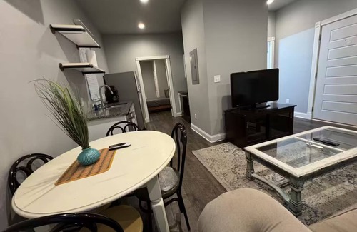 Midtown Apartment | The B Flat