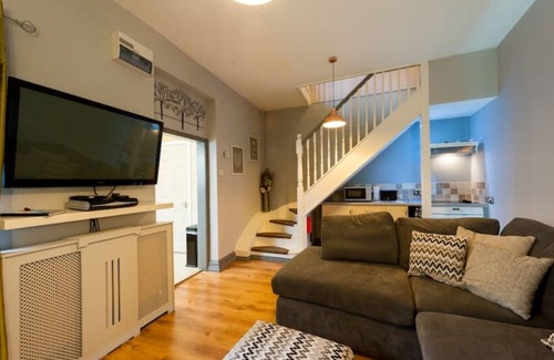 Harwich Cottage | The BakeHouse with exclusive Hot Tub
